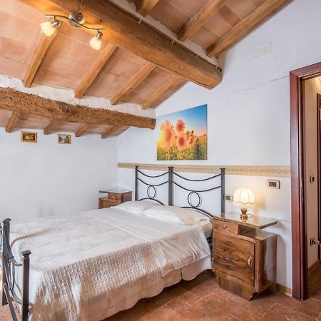 Gorgeous Home In Montalcino With Kitchen Exteriör bild
