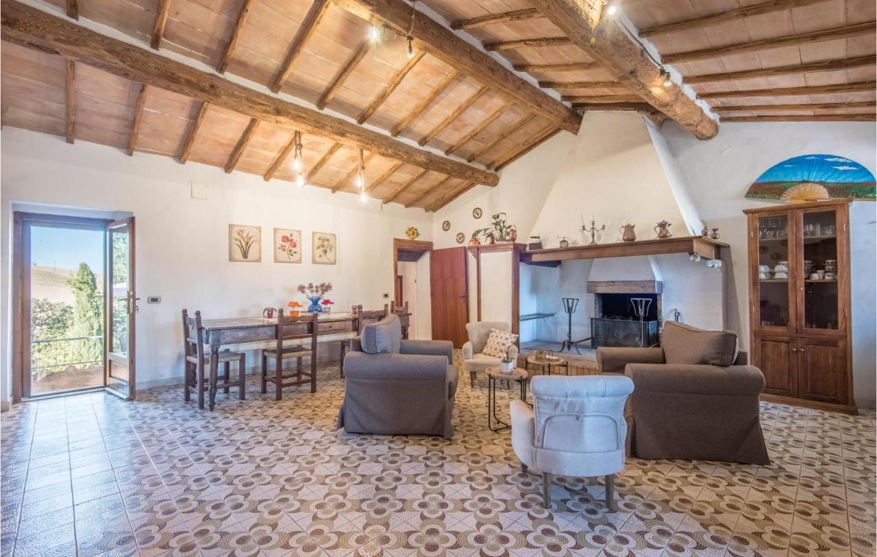 Gorgeous Home In Montalcino With Kitchen Exteriör bild