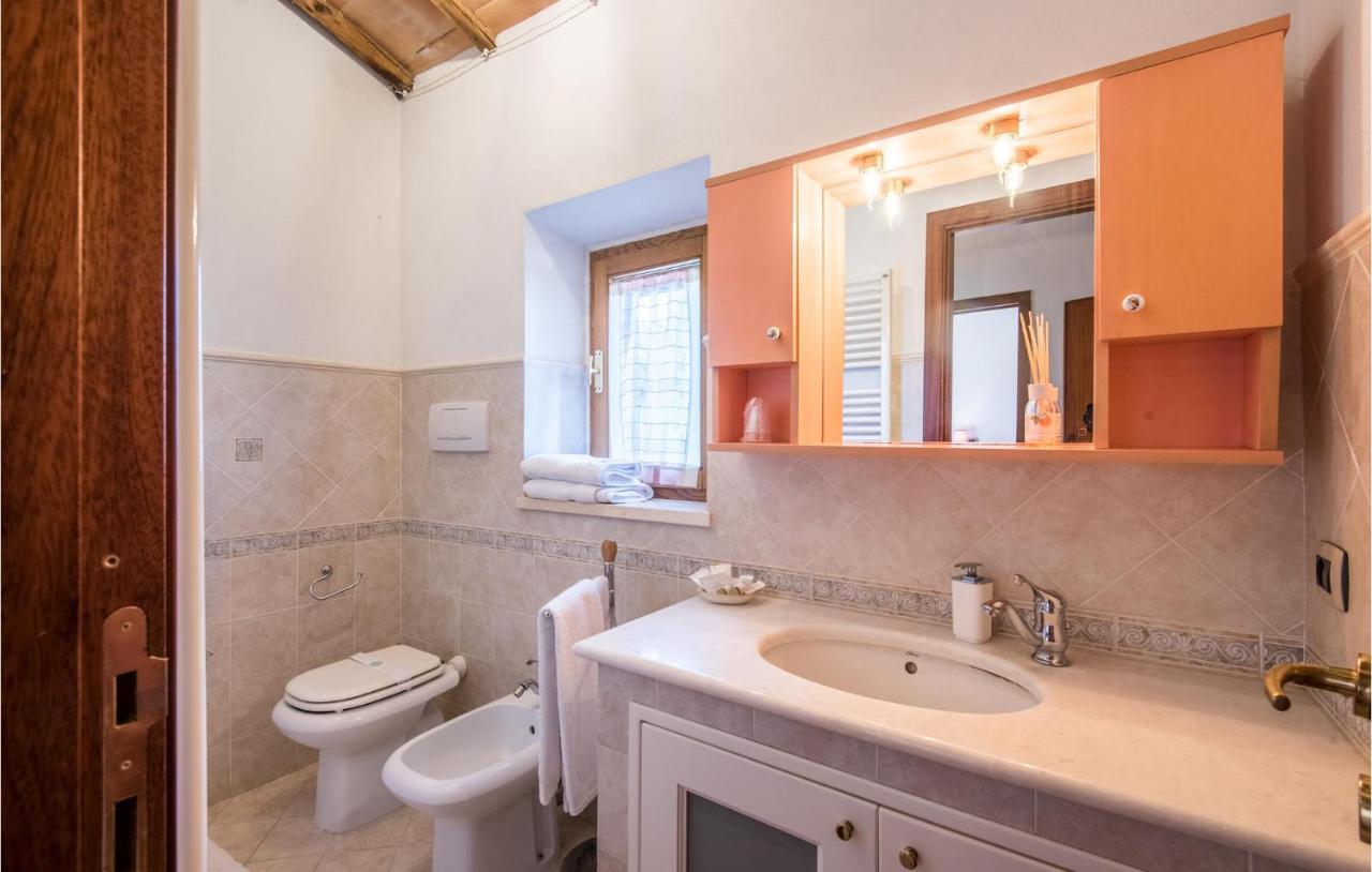 Gorgeous Home In Montalcino With Kitchen Exteriör bild