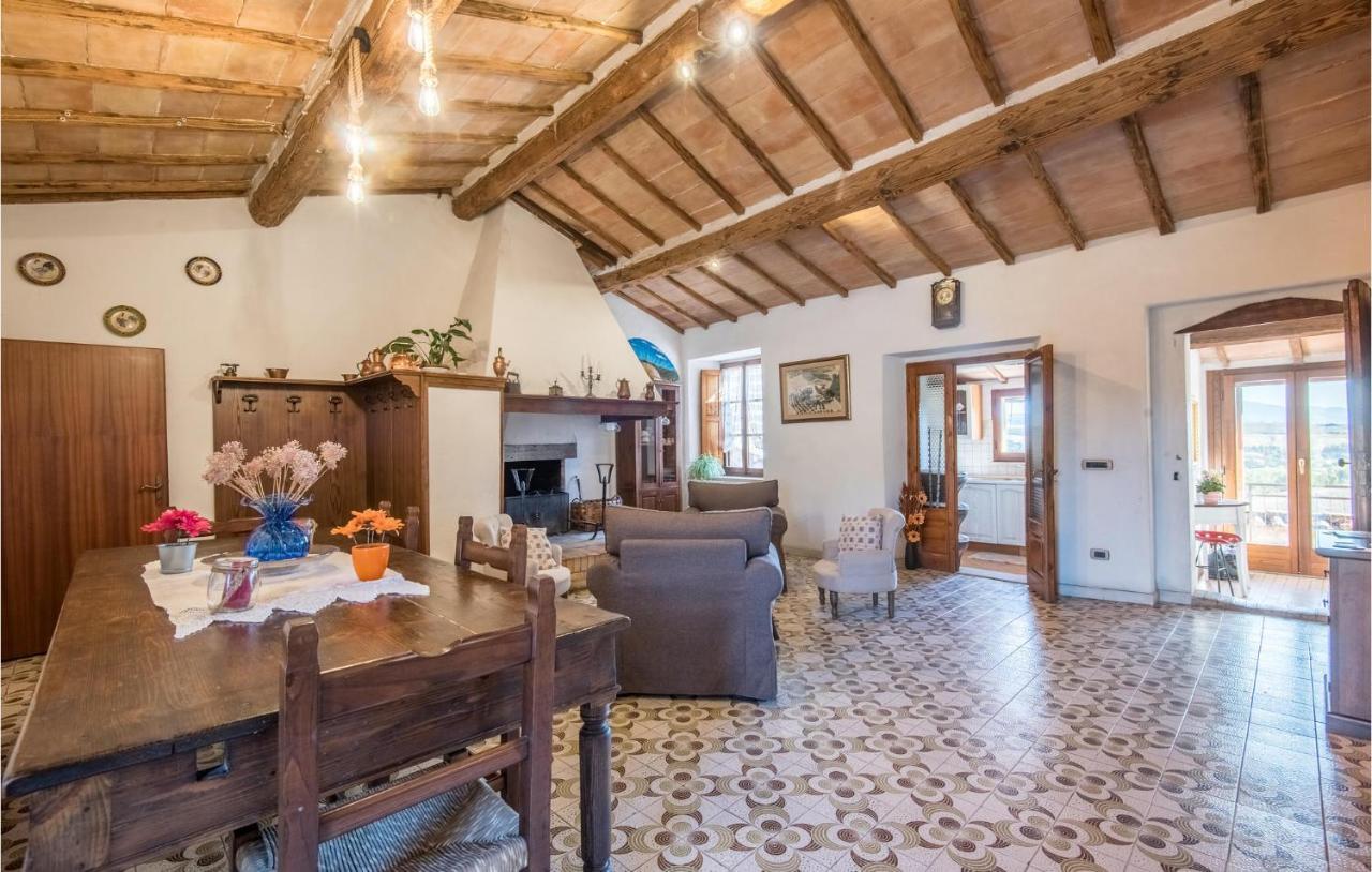 Gorgeous Home In Montalcino With Kitchen Exteriör bild