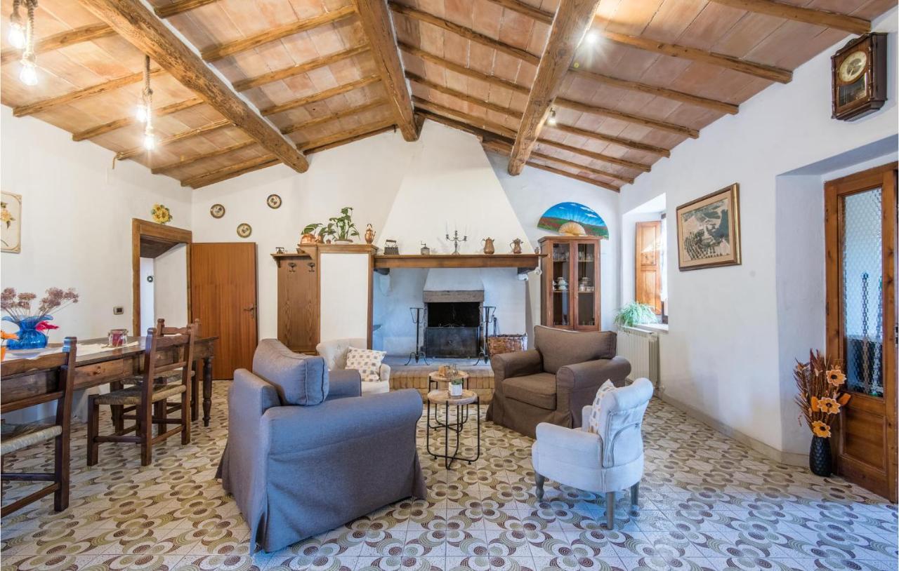 Gorgeous Home In Montalcino With Kitchen Exteriör bild